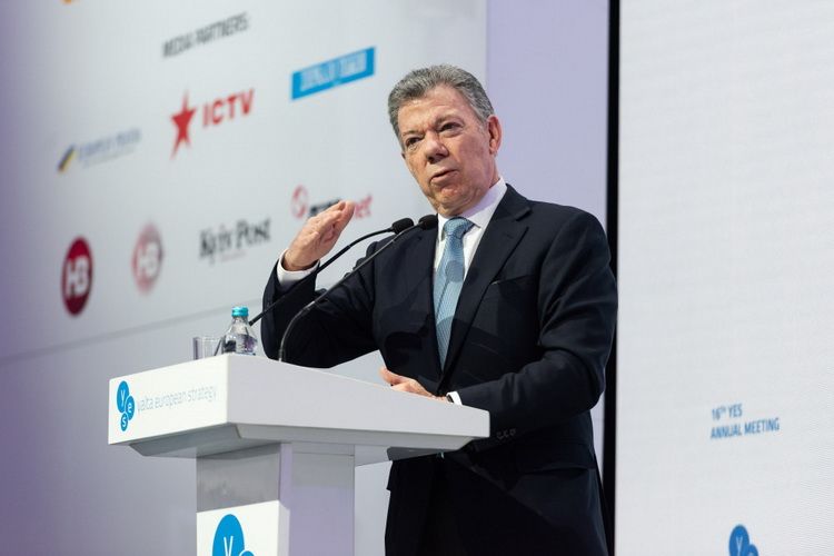 Виступ екс-президента Колумбії Х. Сантоса під час 16-ї щорічної зустрічі Ялтинської Європейської Стратегії (YES) Виступ екс-президента Колумбії Х. Сантоса під час 16-ї щорічної зустрічі Ялтинської Європейської Стратегії (YES)