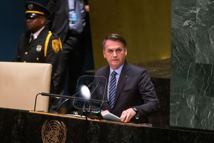 Ж. Болсонару звинуватив світову громадськість і ЗМІ у навмисному роздуванні теми пожеж в Амазонії Ж. Болсонару звинуватив світову громадськість і ЗМІ у навмисному роздуванні теми пожеж в Амазонії