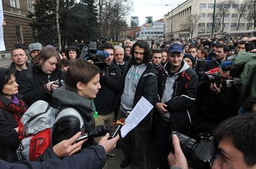 Сараево. Воскресенье 9 февраля. Радикальные протесты уступили место мирному митингу.