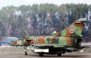Ізраїльський винищувач «Kfir C.60» з розпізнавальними знаками ВПС Болгарії  під час випробувань на авіабазі «Граф Ігнатієво»