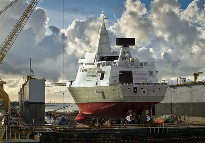Корпус первого тяжелого эсминца УРО проекта 055 ВМС НОАК Корпус первого тяжелого эсминца УРО проекта 055 ВМС НОАК