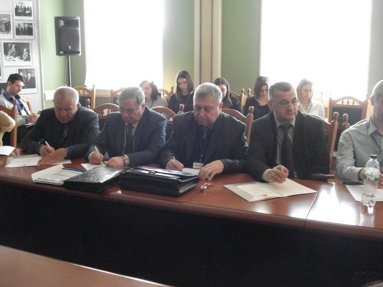 Міжнародний «круглий стіл» на тему «Сучасний політичний режим у Росії: Quo vadis?» Міжнародний «круглий стіл» на тему «Сучасний політичний режим у Росії: Quo vadis?»