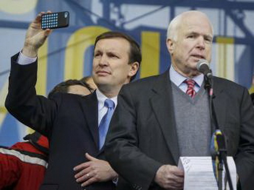 Senators Chris Murphy and John McCain in the Independence Square (Maydan) in Kyiv, 15.12.2013