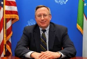 Посол США в Казахстані Джордж Крол